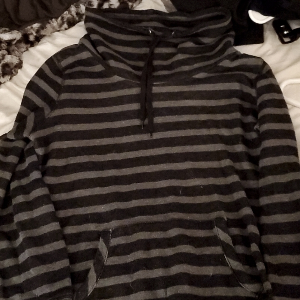 Striped hoodie without hood
